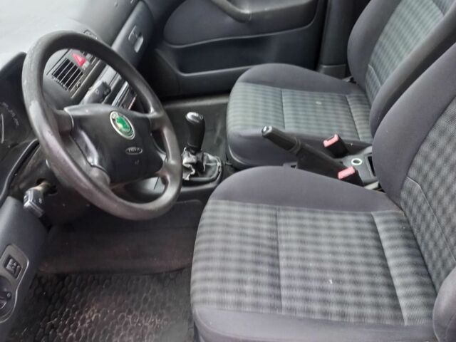 Бежевый Шкода Октавия, объемом двигателя 0 л и пробегом 183 тыс. км за 5517 $, фото 2 на Automoto.ua