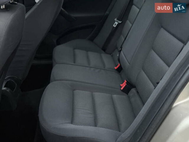 Бежевий Шкода Октавія, об'ємом двигуна 1.6 л та пробігом 206 тис. км за 4950 $, фото 26 на Automoto.ua