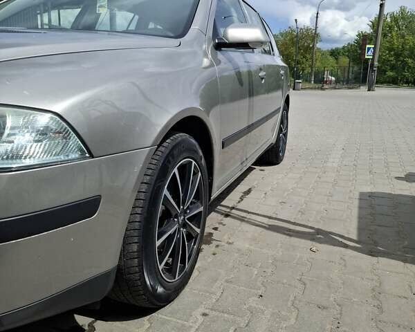 Шкода Октавія 2006 у Хмельницькому на Automoto.ua Бежевий Шкода Октавія, об'ємом двигуна 1.6 л та пробігом 225 тис. км за 6999 $, фото 4 на Automoto.ua