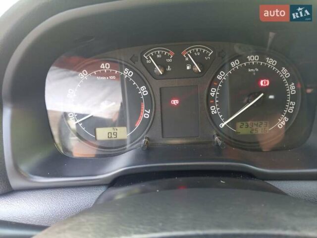 Бежевий Шкода Октавія, об'ємом двигуна 1.6 л та пробігом 239 тис. км за 6000 $, фото 32 на Automoto.ua