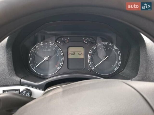 Шкода Октавія 2006 у Хмельницькому на Automoto.ua Бежевий Шкода Октавія, об'ємом двигуна 1.6 л та пробігом 225 тис. км за 6999 $, фото 17 на Automoto.ua