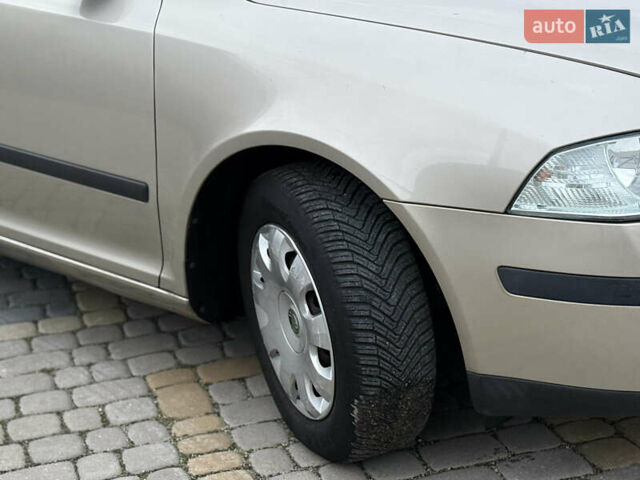 Бежевий Шкода Октавія, об'ємом двигуна 1.6 л та пробігом 206 тис. км за 4950 $, фото 15 на Automoto.ua