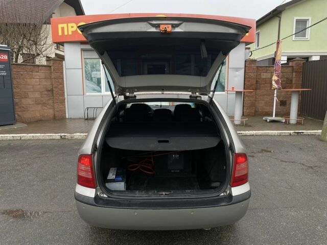 Бежевый Шкода Октавия, объемом двигателя 1.9 л и пробегом 220 тыс. км за 5500 $, фото 18 на Automoto.ua