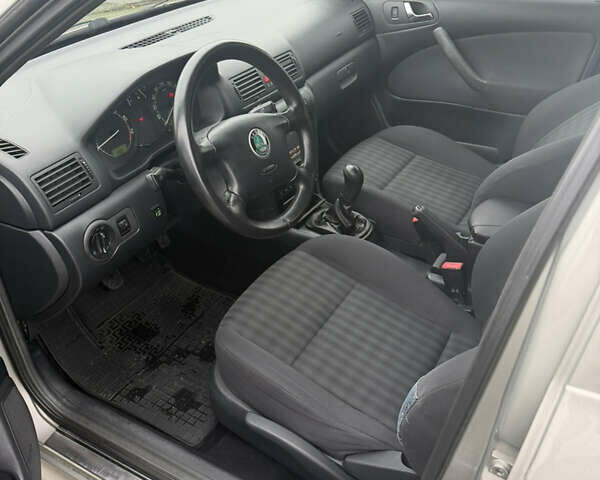 Бежевый Шкода Октавия, объемом двигателя 1.6 л и пробегом 300 тыс. км за 5500 $, фото 10 на Automoto.ua