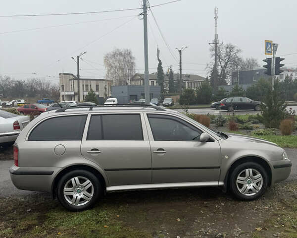 Бежевый Шкода Октавия, объемом двигателя 1.6 л и пробегом 300 тыс. км за 5500 $, фото 21 на Automoto.ua