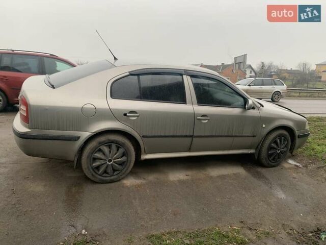 Бежевый Шкода Октавия, объемом двигателя 1.6 л и пробегом 300 тыс. км за 3700 $, фото 6 на Automoto.ua