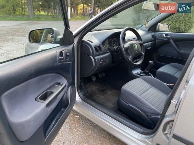 Бежевий Шкода Октавія, об'ємом двигуна 1.6 л та пробігом 170 тис. км за 6000 $, фото 40 на Automoto.ua