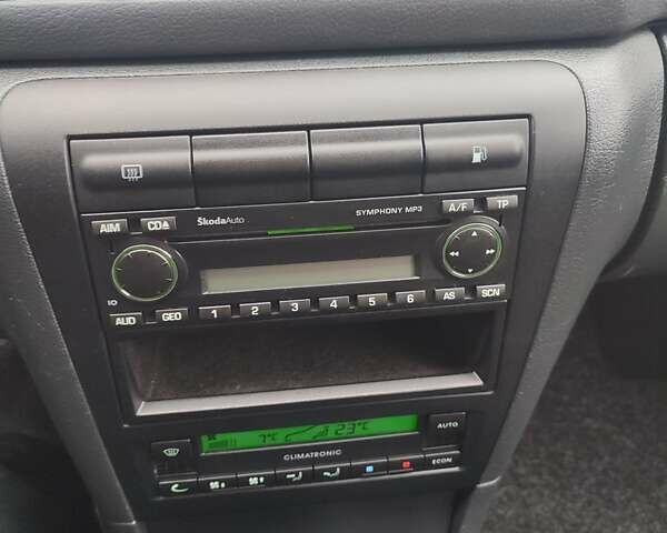 Бежевый Шкода Октавия, объемом двигателя 1.6 л и пробегом 250 тыс. км за 6300 $, фото 39 на Automoto.ua