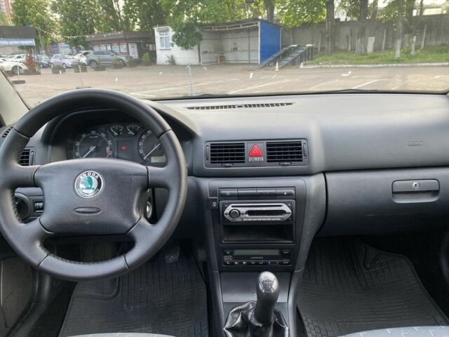 Бежевый Шкода Октавия, объемом двигателя 1.6 л и пробегом 200 тыс. км за 4999 $, фото 19 на Automoto.ua