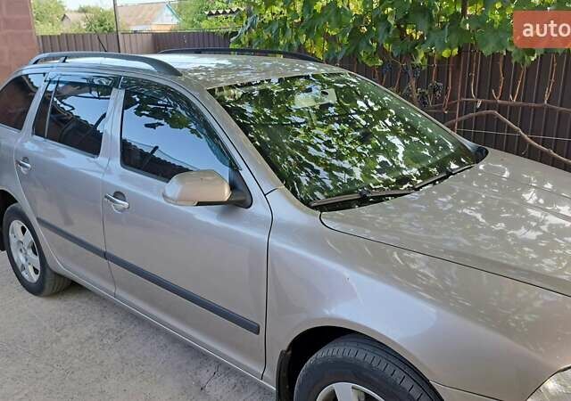 Бежевый Шкода Октавия, объемом двигателя 2 л и пробегом 260 тыс. км за 7200 $, фото 25 на Automoto.ua