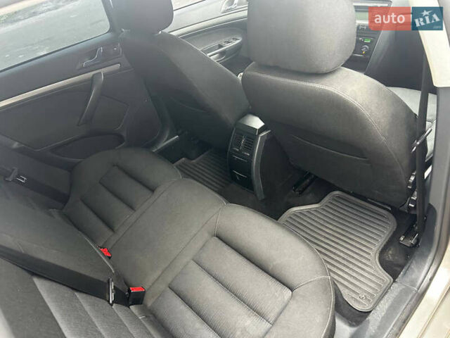 Бежевый Шкода Октавия, объемом двигателя 1.6 л и пробегом 269 тыс. км за 5800 $, фото 10 на Automoto.ua