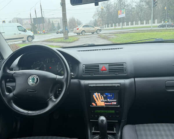 Бежевый Шкода Октавия, объемом двигателя 1.6 л и пробегом 300 тыс. км за 5500 $, фото 4 на Automoto.ua