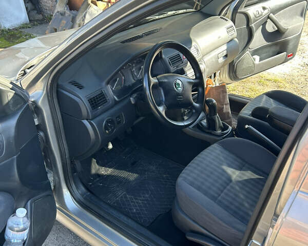 Бежевий Шкода Октавія, об'ємом двигуна 1.9 л та пробігом 325 тис. км за 5200 $, фото 5 на Automoto.ua