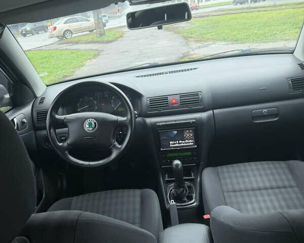 Бежевый Шкода Октавия, объемом двигателя 1.6 л и пробегом 300 тыс. км за 5500 $, фото 5 на Automoto.ua