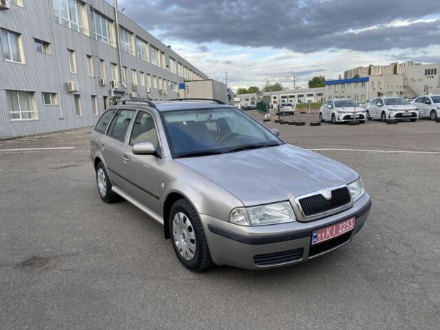 Бежевый Шкода Октавия, объемом двигателя 1.6 л и пробегом 200 тыс. км за 4999 $, фото 9 на Automoto.ua