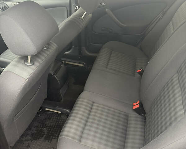 Бежевый Шкода Октавия, объемом двигателя 1.6 л и пробегом 300 тыс. км за 5500 $, фото 13 на Automoto.ua