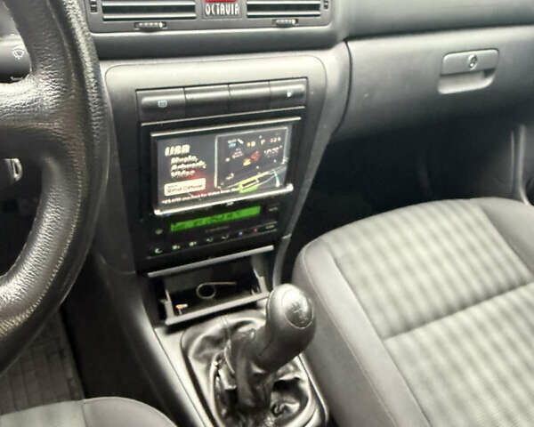 Бежевый Шкода Октавия, объемом двигателя 1.6 л и пробегом 300 тыс. км за 5500 $, фото 8 на Automoto.ua