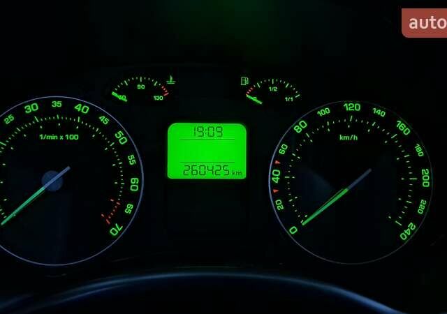 Бежевый Шкода Октавия, объемом двигателя 2 л и пробегом 260 тыс. км за 7200 $, фото 39 на Automoto.ua