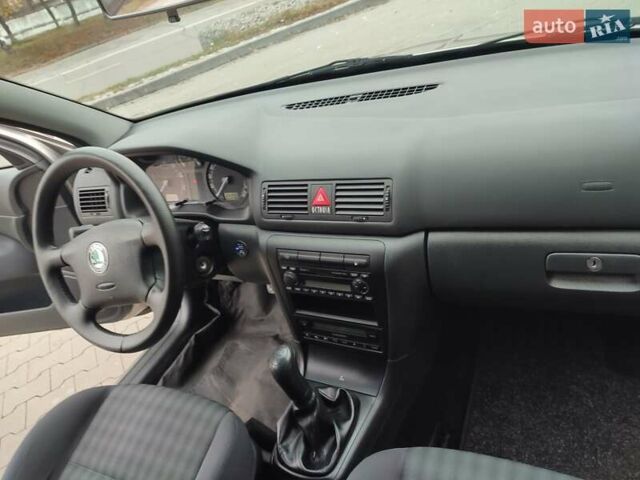 Бежевый Шкода Октавия, объемом двигателя 1.6 л и пробегом 250 тыс. км за 6300 $, фото 40 на Automoto.ua