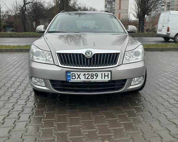 Бежевий Шкода Октавія, об'ємом двигуна 1.6 л та пробігом 163 тис. км за 7450 $, фото 1 на Automoto.ua