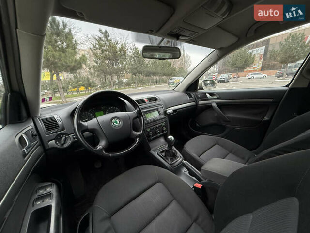 Бежевый Шкода Октавия, объемом двигателя 1.6 л и пробегом 220 тыс. км за 7600 $, фото 23 на Automoto.ua