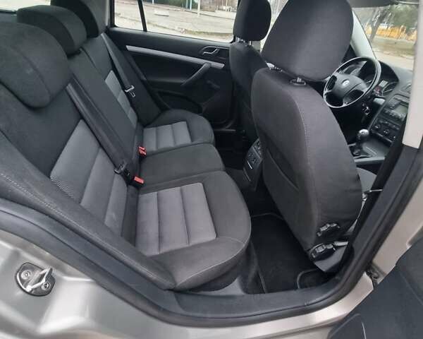 Бежевый Шкода Октавия, объемом двигателя 1.6 л и пробегом 237 тыс. км за 6000 $, фото 44 на Automoto.ua