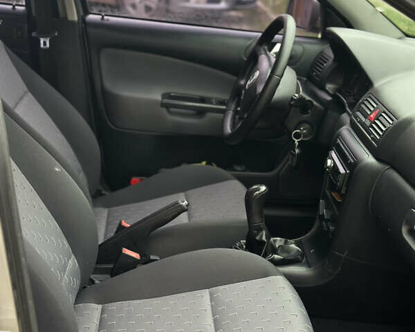 Бежевый Шкода Октавия, объемом двигателя 1.9 л и пробегом 97 тыс. км за 6999 $, фото 9 на Automoto.ua