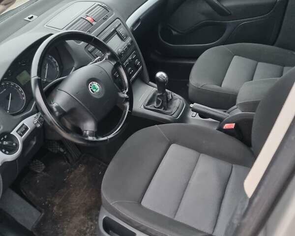 Бежевый Шкода Октавия, объемом двигателя 1.6 л и пробегом 237 тыс. км за 6000 $, фото 16 на Automoto.ua