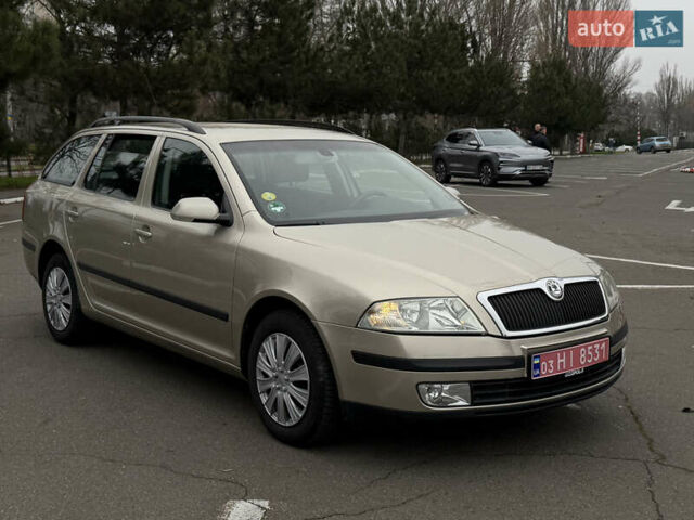 Бежевый Шкода Октавия, объемом двигателя 1.6 л и пробегом 220 тыс. км за 7600 $, фото 5 на Automoto.ua
