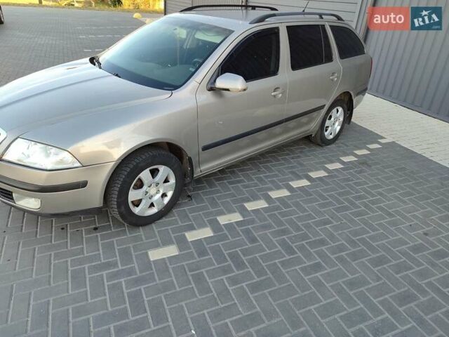 Бежевый Шкода Октавия, объемом двигателя 2 л и пробегом 199 тыс. км за 6699 $, фото 1 на Automoto.ua