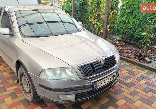 Бежевый Шкода Октавия, объемом двигателя 1.6 л и пробегом 200 тыс. км за 4500 $, фото 3 на Automoto.ua