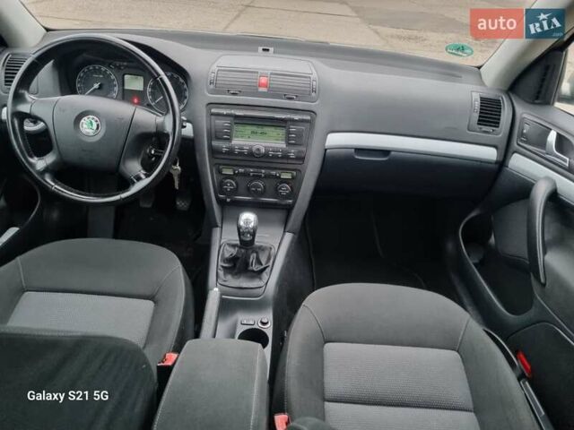 Бежевый Шкода Октавия, объемом двигателя 1.6 л и пробегом 237 тыс. км за 6000 $, фото 18 на Automoto.ua