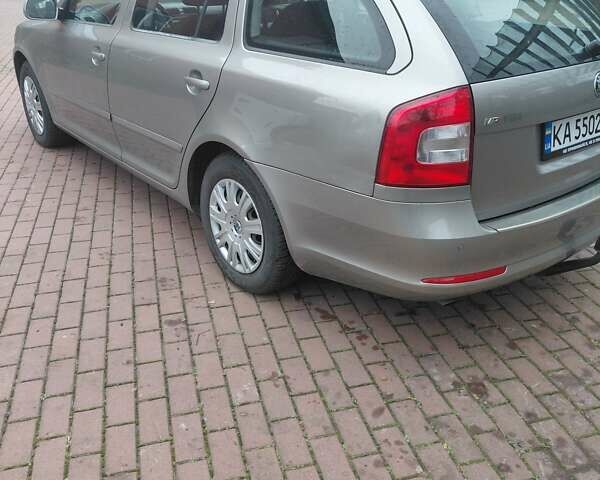 Бежевый Шкода Октавия, объемом двигателя 1.6 л и пробегом 232 тыс. км за 7850 $, фото 5 на Automoto.ua