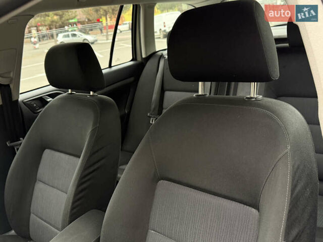 Бежевый Шкода Октавия, объемом двигателя 1.6 л и пробегом 220 тыс. км за 7600 $, фото 12 на Automoto.ua