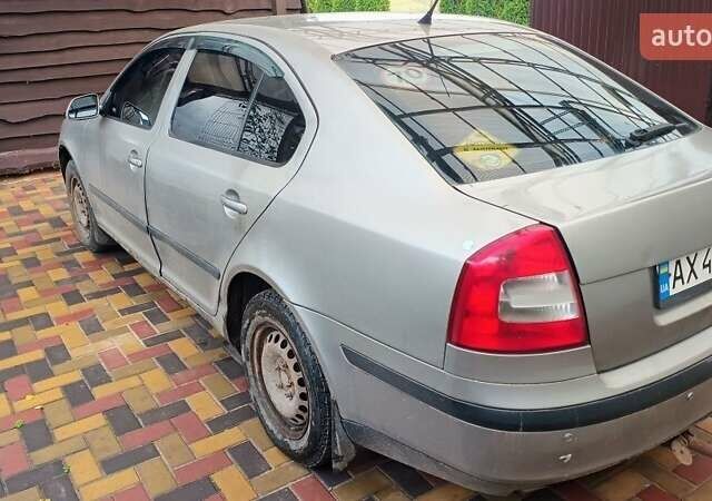 Бежевый Шкода Октавия, объемом двигателя 1.6 л и пробегом 200 тыс. км за 4500 $, фото 2 на Automoto.ua