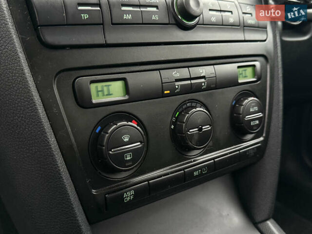 Бежевый Шкода Октавия, объемом двигателя 1.6 л и пробегом 220 тыс. км за 7600 $, фото 18 на Automoto.ua