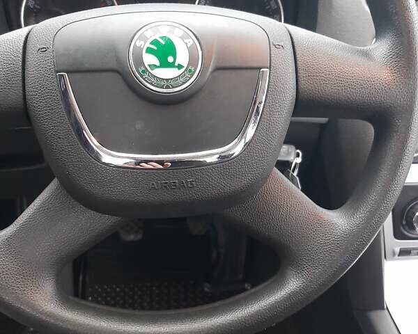 Бежевий Шкода Октавія, об'ємом двигуна 1.6 л та пробігом 163 тис. км за 7450 $, фото 54 на Automoto.ua