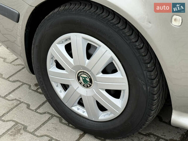 Бежевый Шкода Октавия, объемом двигателя 1.6 л и пробегом 237 тыс. км за 6750 $, фото 15 на Automoto.ua