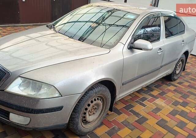 Бежевый Шкода Октавия, объемом двигателя 1.6 л и пробегом 200 тыс. км за 4500 $, фото 7 на Automoto.ua