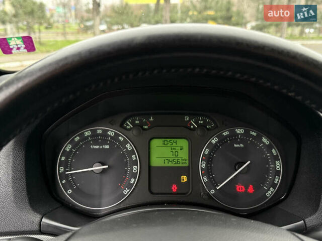 Бежевый Шкода Октавия, объемом двигателя 1.6 л и пробегом 220 тыс. км за 7600 $, фото 16 на Automoto.ua