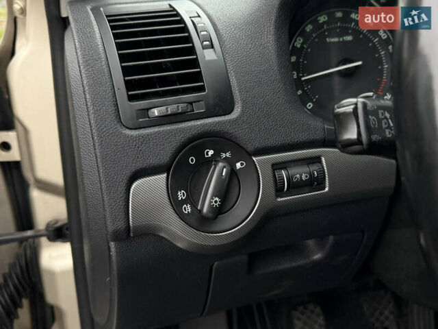 Бежевый Шкода Октавия, объемом двигателя 1.6 л и пробегом 220 тыс. км за 7600 $, фото 15 на Automoto.ua