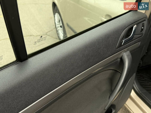 Бежевый Шкода Октавия, объемом двигателя 1.6 л и пробегом 220 тыс. км за 7600 $, фото 22 на Automoto.ua