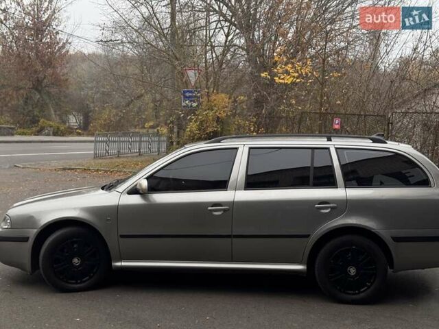 Бежевый Шкода Октавия, объемом двигателя 1.6 л и пробегом 270 тыс. км за 5960 $, фото 3 на Automoto.ua