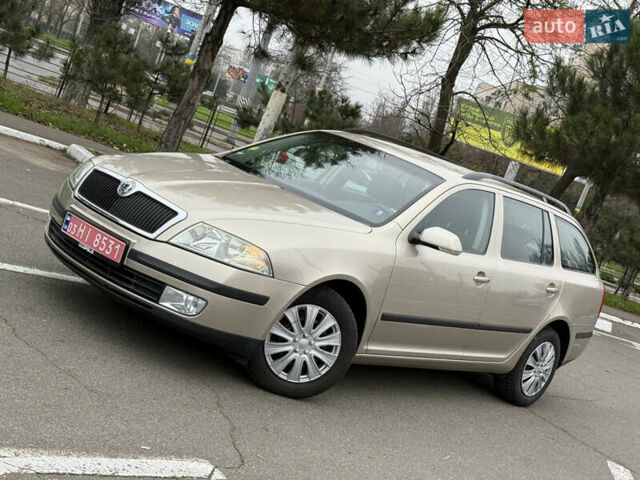 Бежевый Шкода Октавия, объемом двигателя 1.6 л и пробегом 220 тыс. км за 7600 $, фото 1 на Automoto.ua