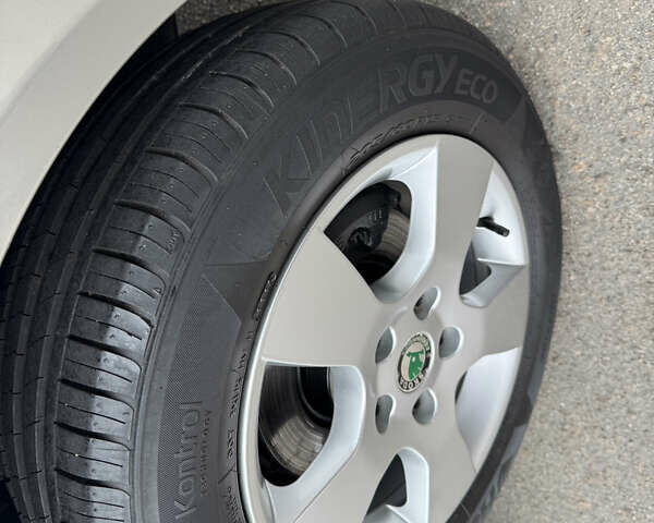 Бежевый Шкода Октавия, объемом двигателя 1.6 л и пробегом 223 тыс. км за 7700 $, фото 18 на Automoto.ua