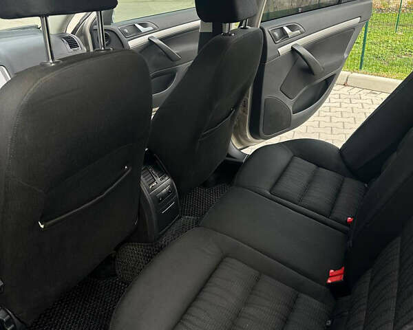 Бежевый Шкода Октавия, объемом двигателя 1.6 л и пробегом 280 тыс. км за 6999 $, фото 8 на Automoto.ua