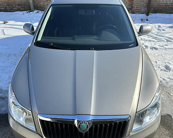 Бежевый Шкода Октавия, объемом двигателя 1.8 л и пробегом 124 тыс. км за 8300 $, фото 15 на Automoto.ua