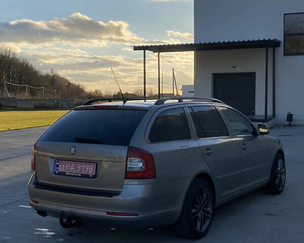 Бежевий Шкода Октавія, об'ємом двигуна 1.4 л та пробігом 226 тис. км за 5999 $, фото 4 на Automoto.ua