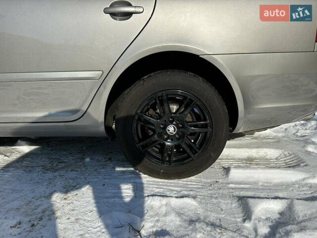 Бежевый Шкода Октавия, объемом двигателя 1.8 л и пробегом 124 тыс. км за 8300 $, фото 23 на Automoto.ua