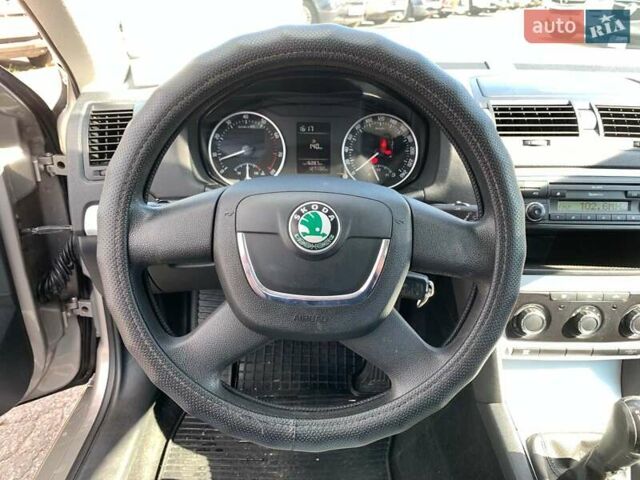 Бежевый Шкода Октавия, объемом двигателя 1.6 л и пробегом 125 тыс. км за 8330 $, фото 29 на Automoto.ua